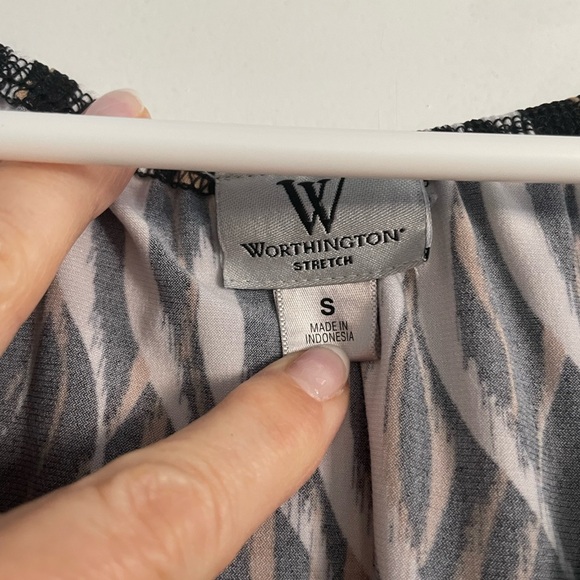 SALE!!!! Stylish Women's Black and Brown Topworthington top in size small - Picture 4 of 6